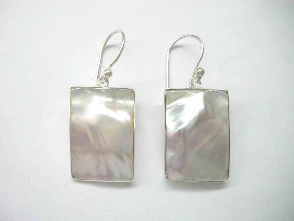 ER 1026 - 36$ Erring mother of pearl and sterling silver 925 from Bali / Boucle d'oreille nacre et argent 925 de Bali