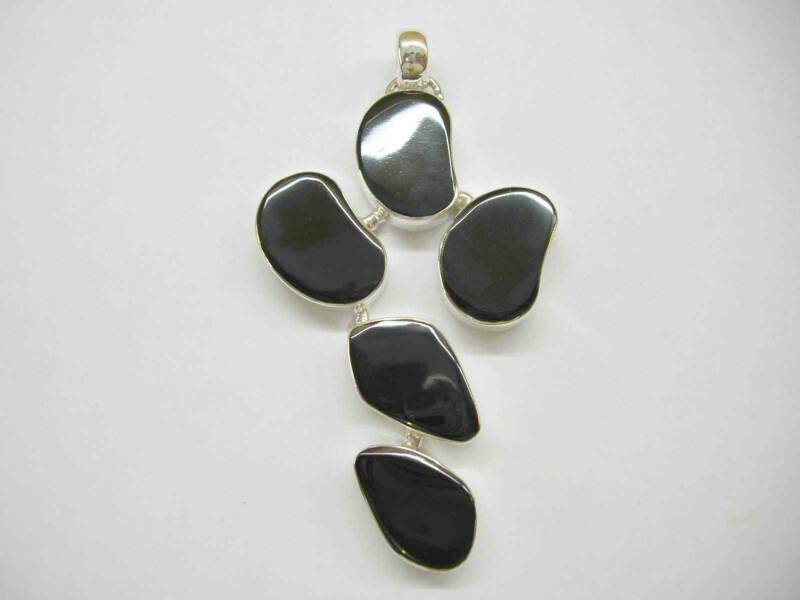 PD 0609 - $ 47 Pendant mother of pearl and sterling silver from Bali / Pendentif nacre et argent 925 de Bali 